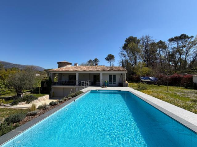Villa de plain pied rénovée calme absolu, terrain plat 2 7