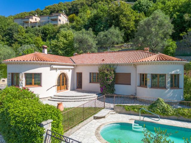 Villa de Plain pied vue panoramique 152m² Grasse