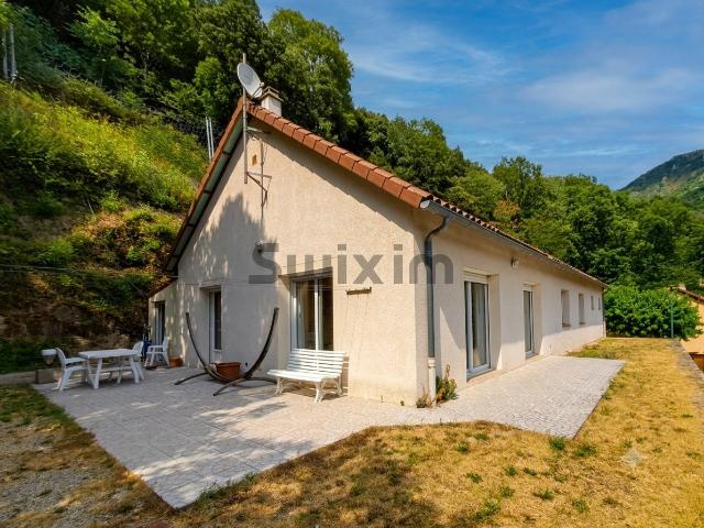 Villa de plain pied 123 m2 4 ch.: Confort écologique & rivière à proximité