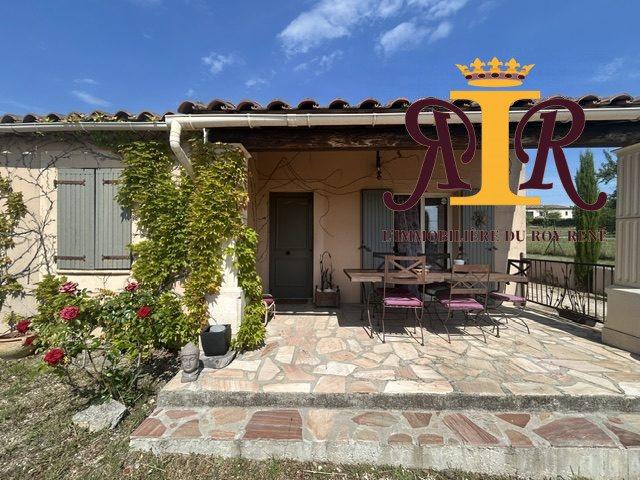 Villa de plais pieds avec vue, beau terrain et piscine 105m² Gargas