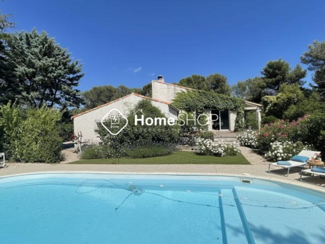VILLA de pp avec piscine + T2 Indep secteur BARNOINS