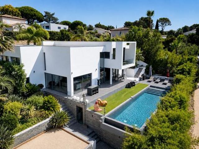 Villa de prestige à vendre sur La Roquette Sur Siagne