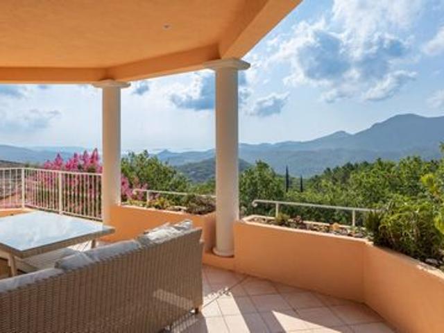 Villa de prestige à acheter sur Les Adrets De l'Estérel