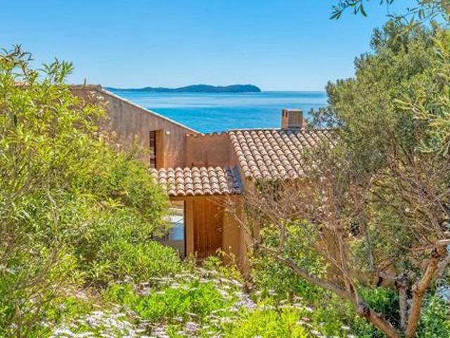 Villa de prestige à vendre sur Carqueiranne