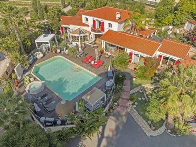 Villa de prestige à acheter sur Carqueiranne
