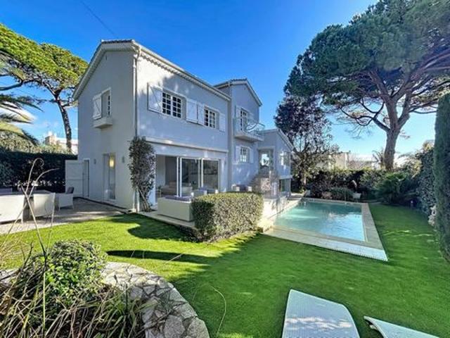 Villa de prestige en vente sur Antibes