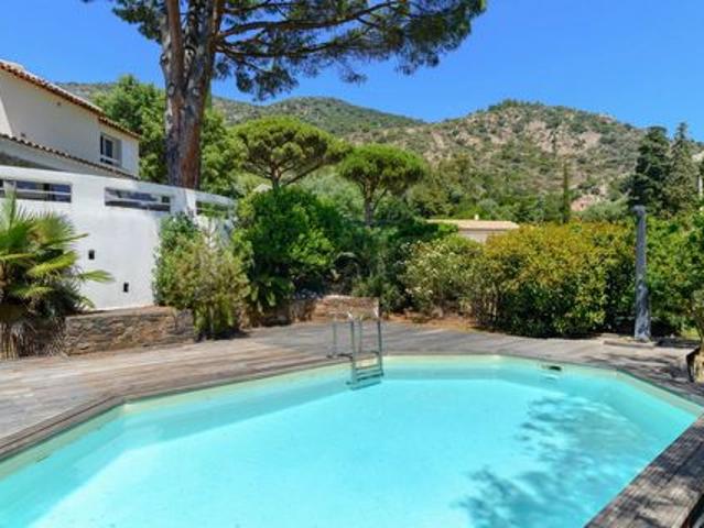 Villa de prestige à acheter sur Le Lavandou