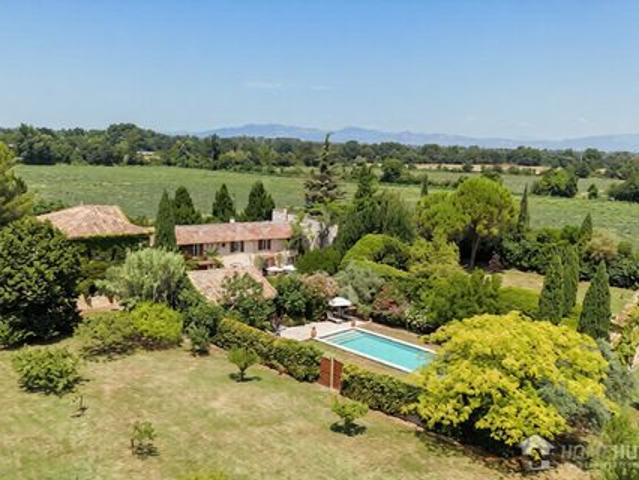 Villa de prestige à vendre sur Pernes Les Fontaines