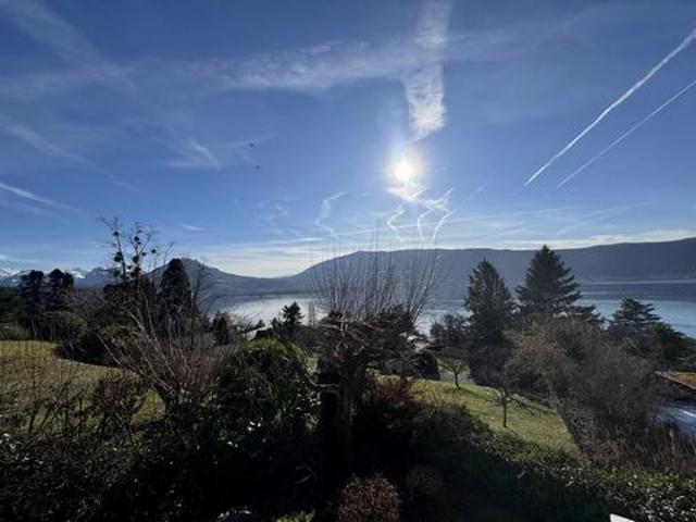 Villa de prestige à vendre sur Veyrier Du Lac