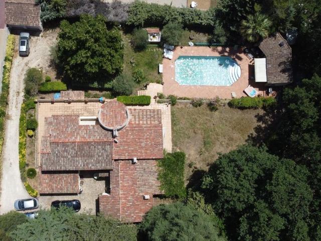 Villa de prestige au Beausset avec piscine, proche Bandol