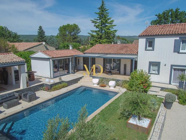 Villa de prestige avec piscine à Carrières d'Avignon