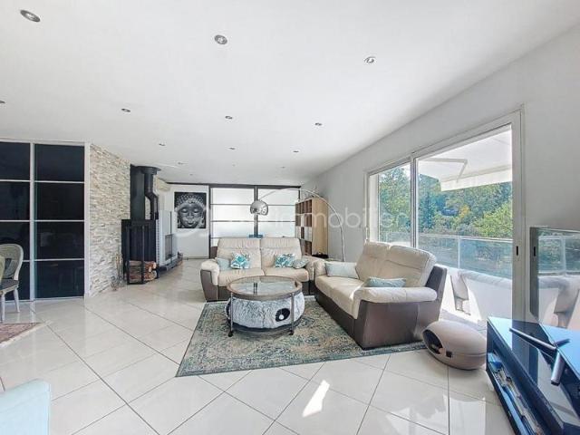 Villa de prestige avec piscine et appartement indépendant