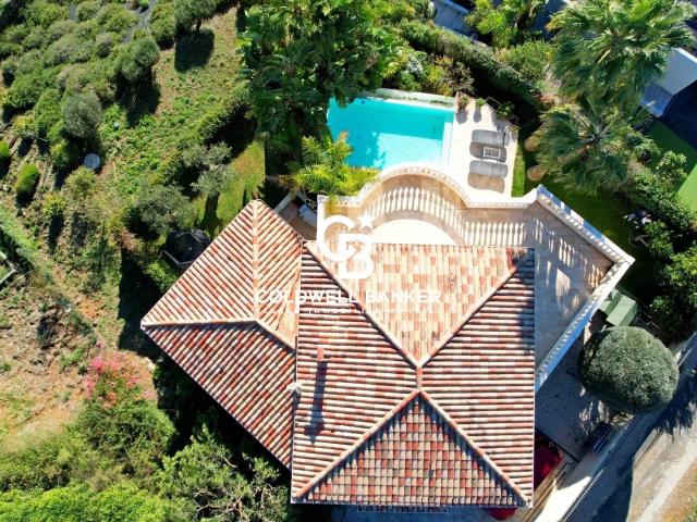 Villa de Prestige avec Vue Mer Panoramique, Piscine à Débord. 303m² Nice
