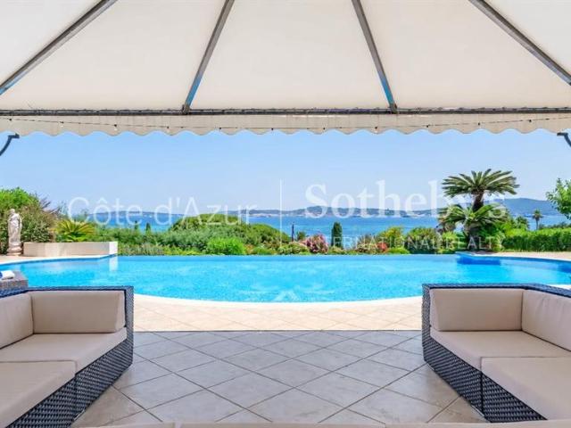Villa de prestige avec vue panoramique sur le golfe de Saint. 306m² Grimaud