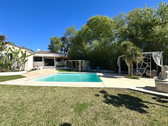VILLA DE PRESTIGE DE 164m2 À 3 MINUTES DE SOMMIÈRES
