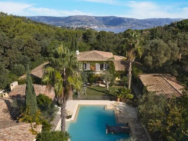 Villa de prestige à vendre sur Bormes Les Mimosas