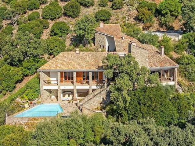 Villa de prestige à la vente sur Le Lavandou
