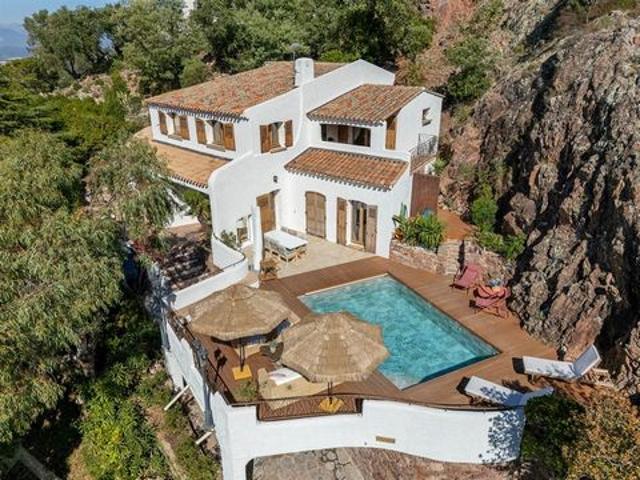 Villa de prestige à acheter sur Les Adrets De l'Estérel