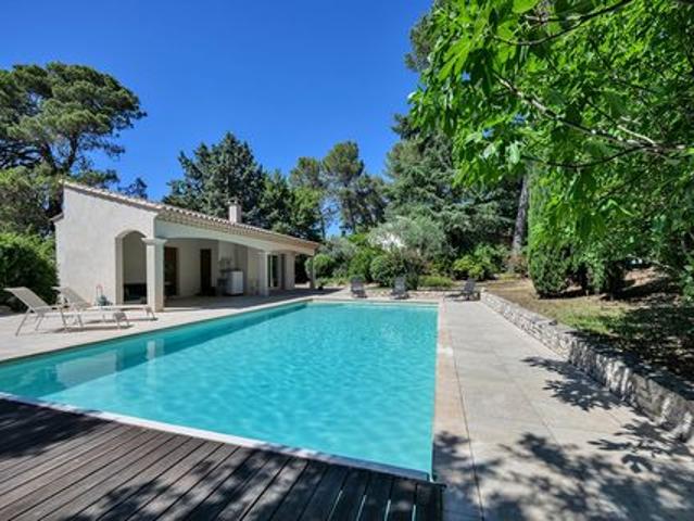 Villa de prestige en vente sur Nîmes