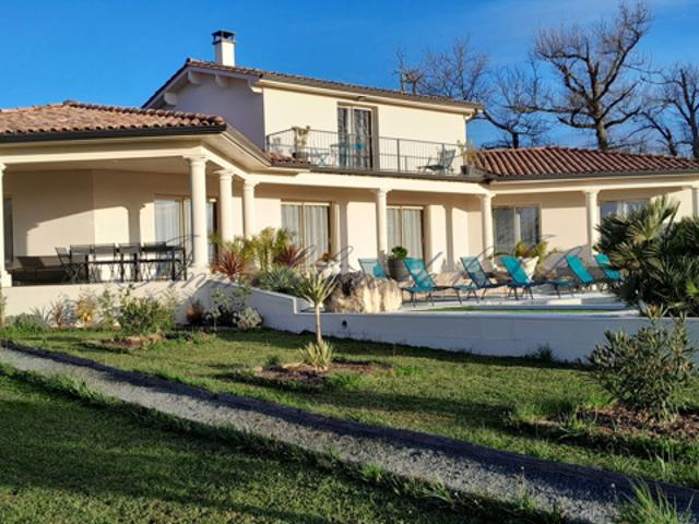 VILLA DE PRESTIGE + MAISON D'AMIS