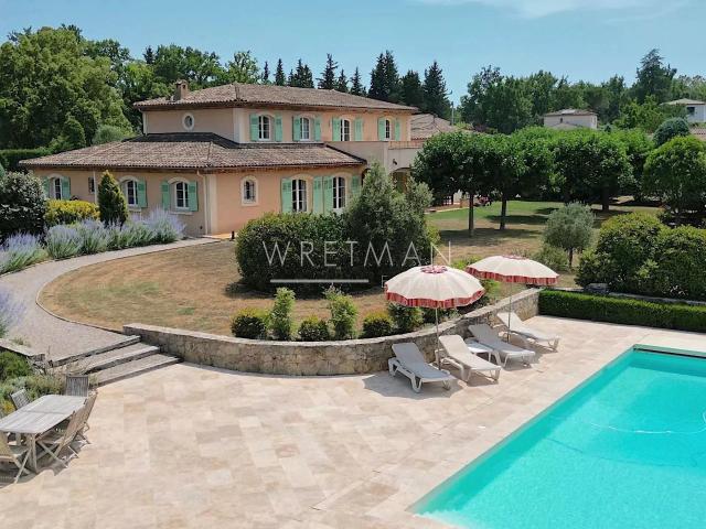 Villa de qualité avec 5 chambres Callian 320m² Callian
