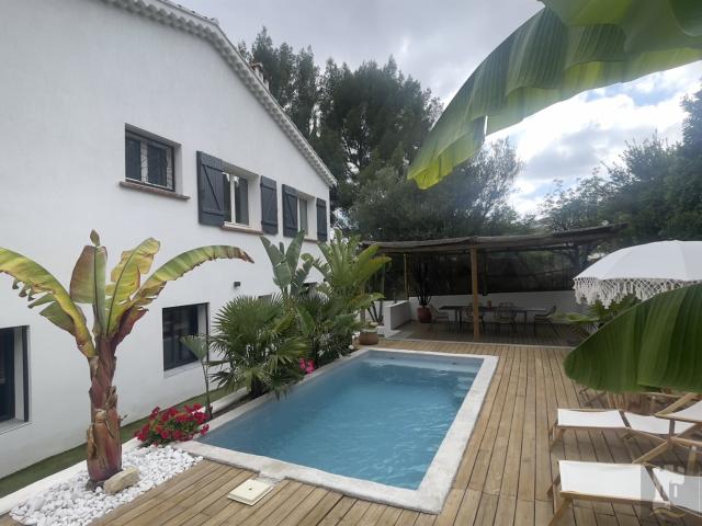 Villa de rêve au Baou Découvrez cette magnifique villa 210m2. 210m² Toulon