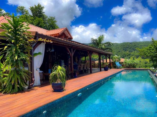 VILLA DE RÊVE AVEC VUE SUR MER À POINTE NOIRE