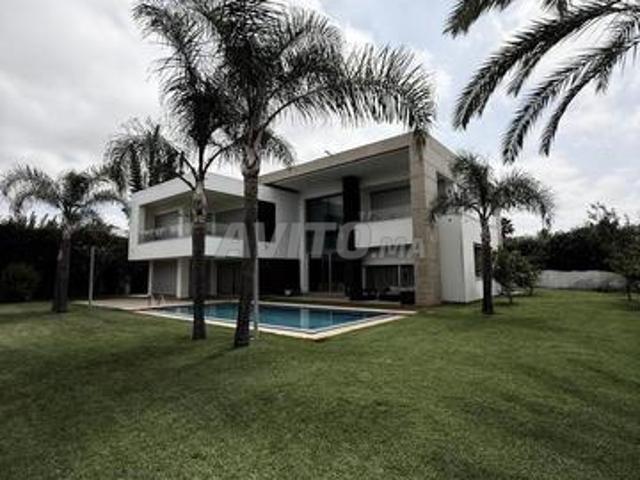Villa de standing A LOUER à Souissi