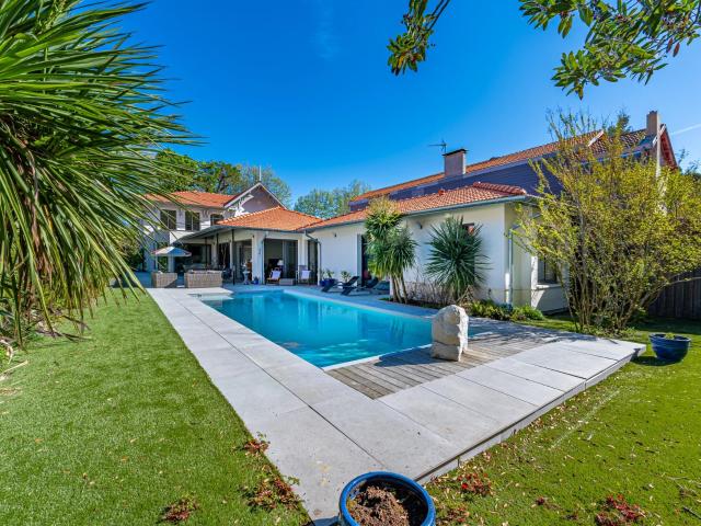 Arcachon Pereire — Villa d'architecte, 272 m², piscine, à 200 m de la plage
