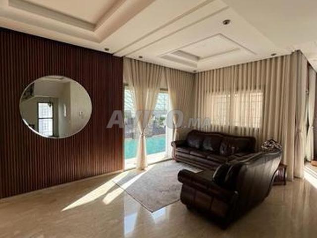 Villa de standing avec piscine