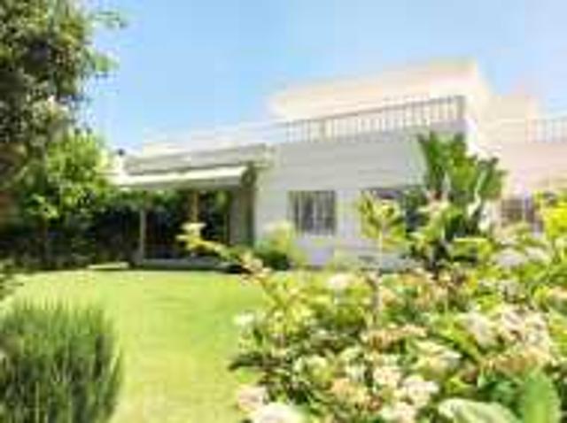 Villa de standing avec piscine à Souissi