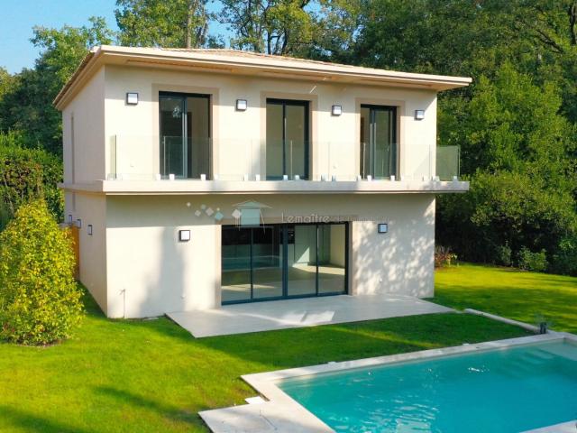 Villa de standing neuve 160 m² avec piscine à Mougins Frais. 160m² Mougins