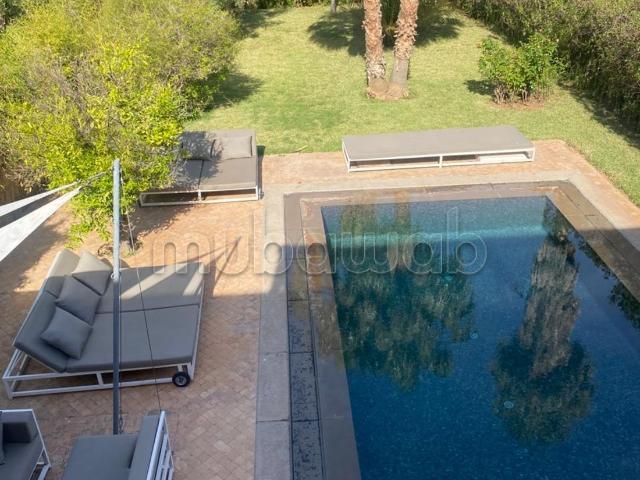 Villa de standing sur un terrain de 1.1 hectare