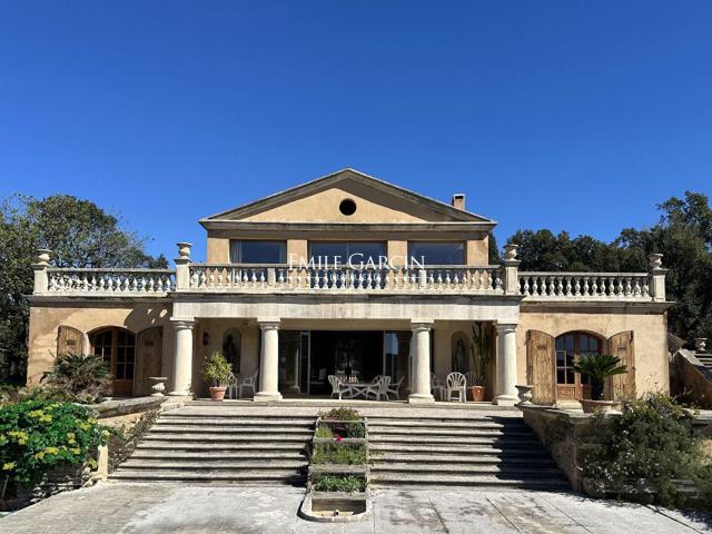Villa de style palladien à vendre Ramatuelle vue dégagée. 500m² Ramatuelle