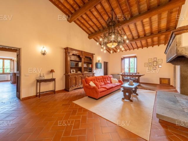 Villa dell'800 con giardino 850m² Arezzo