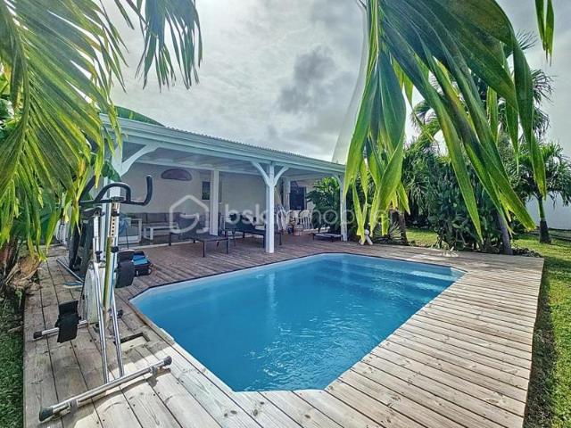 Villa + dépendance avec piscine Saint François