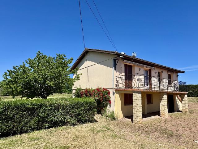 Maison des années 70 sur un terrain de 1500 m2