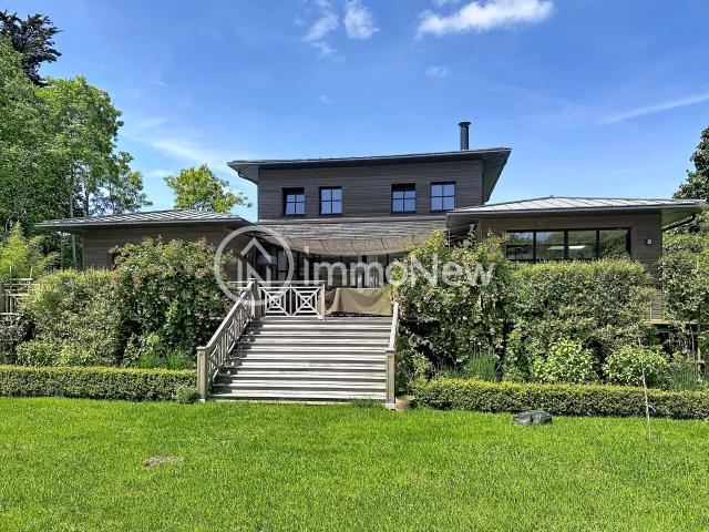 VILLA D'EXCEPTION AU COEUR D'UN ENVIRONNEMENT RARE ET PRIVILIGIE