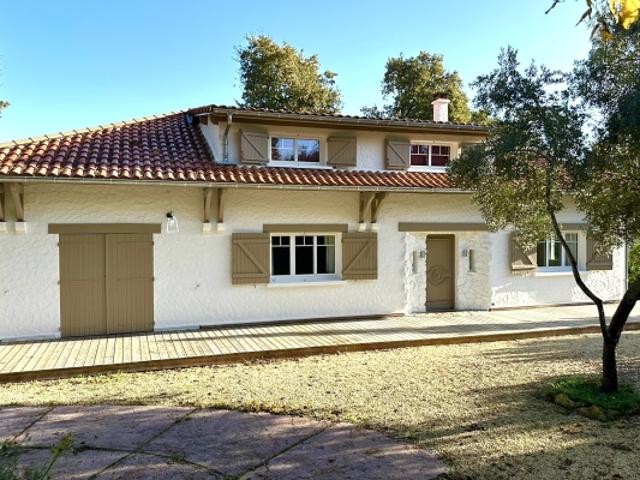 VILLA D'EXCEPTION AUX ABATILLES