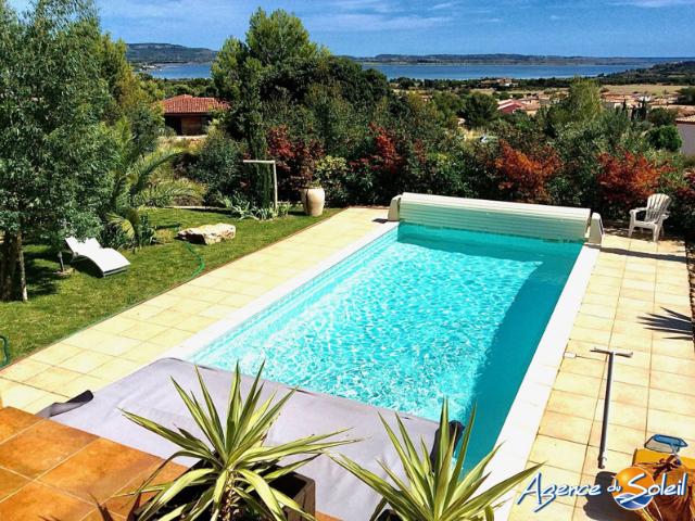 Villa d'exception avec piscine et vue imprenable sur étang