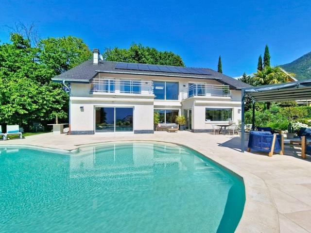 Villa d'exception avec vue lac, piscine et prestations haut. 180m² Pugny Chatenod