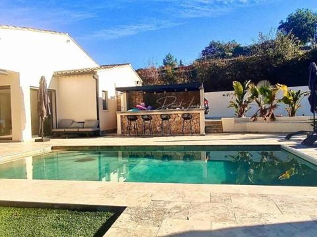 Villa d'Exception à Roquefort les Pins Prestige et Autonomie Énergétique au Calme Absolu