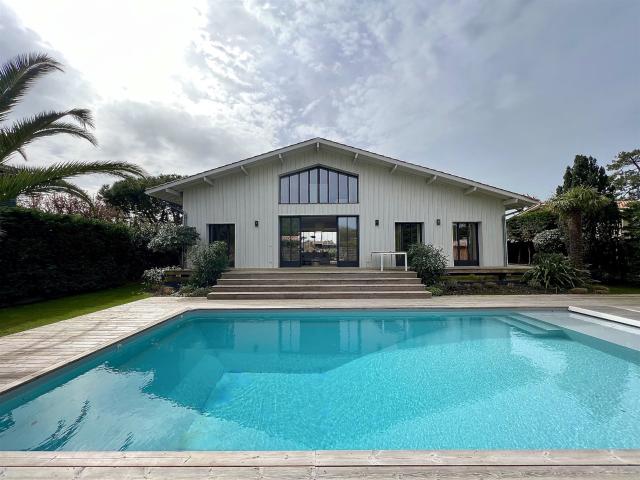 Villa d'exception, beau terrain avec piscine, terrasses 200m² Le Cap Ferret