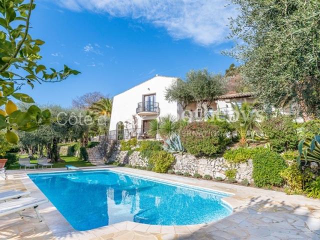 Villa d'exception de 5 chambres avec vue mer exceptionnelle, piscine et jardin paysager à Vence