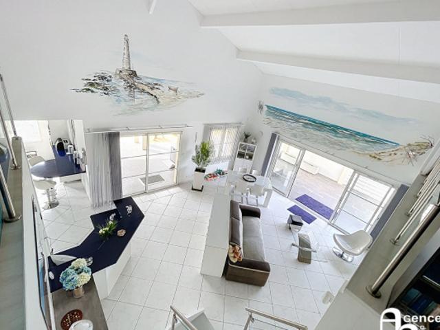 Villa d'exception en bord de mer, FRANCE