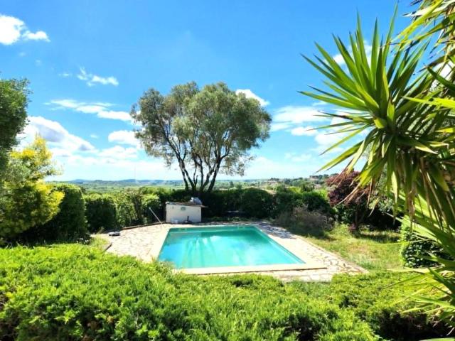VILLA D'EXCEPTION SUR LES HAUTEURS DE TOURBES AVEC UN APPARTEMENT INDÉPENDANT