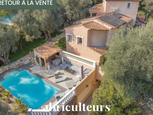 Villa d'exception 313m2 aperçu mer, autonome en énergie, piscine et appartement invités