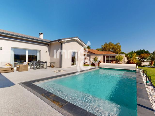 Villa d'exception 4 pièces 134 m2 piscine, double garage