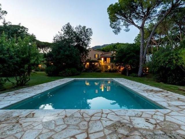 Villa di 400 mq in vendita Comunione Pineta Is Morus, Pula, Cagliari, Sardegna