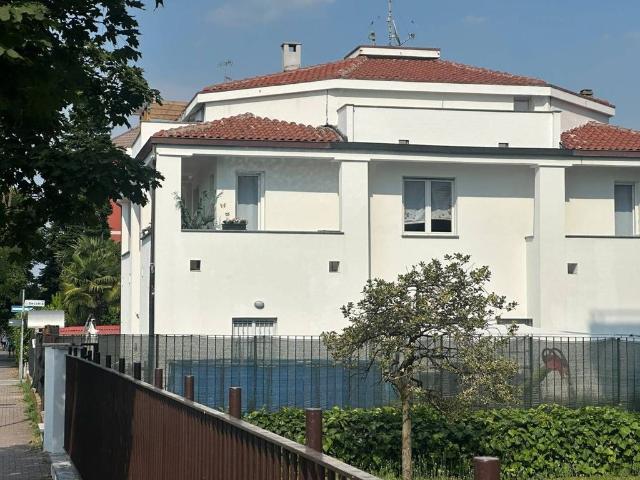 Villa di 402 mq in vendita Via Peppino Franchi Maggi, 17, Rozzano, Lombardia